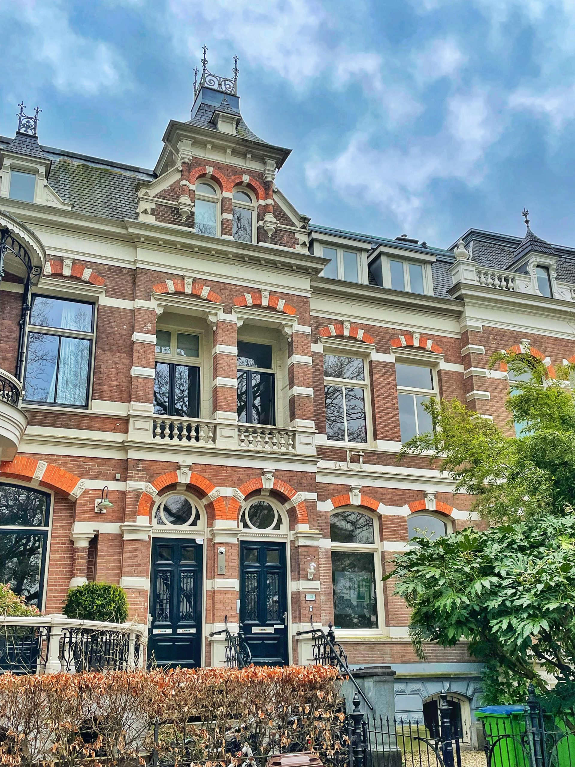 The building of Het Coachhuis on the Oorsprongpark in Utrecht